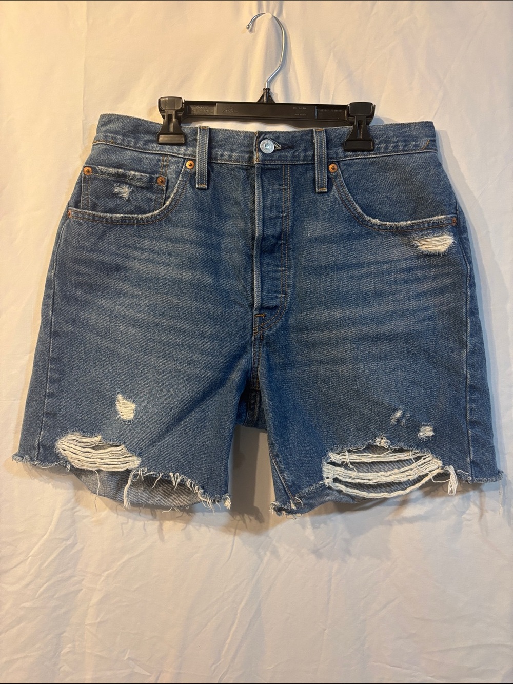 Levi’s 501 Original Distressed Denim Shorts Women’s W31 Button Fly Raw Hem